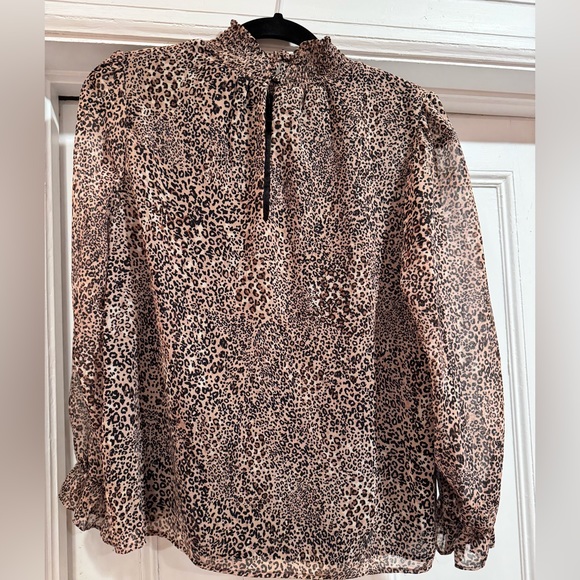 1.Slate leopard printed smocked neck blouse - perfect condition - size medium - Picture 3 of 3
